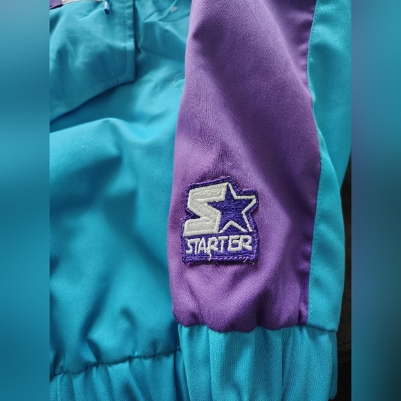 CHARLOTTE HORNETS Jacket Small - Picture 3 of 4